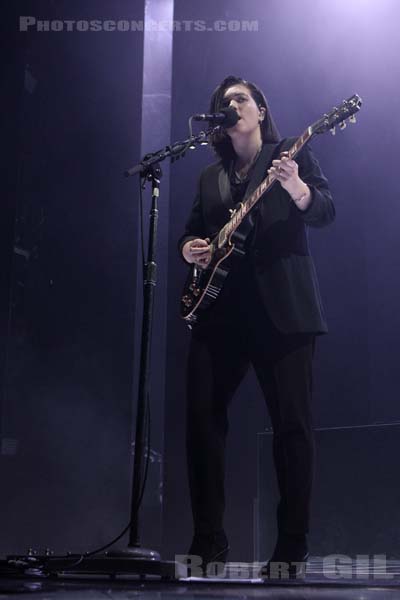 THE XX - 2017-02-14 - PARIS - Zenith - Romy Madley Croft